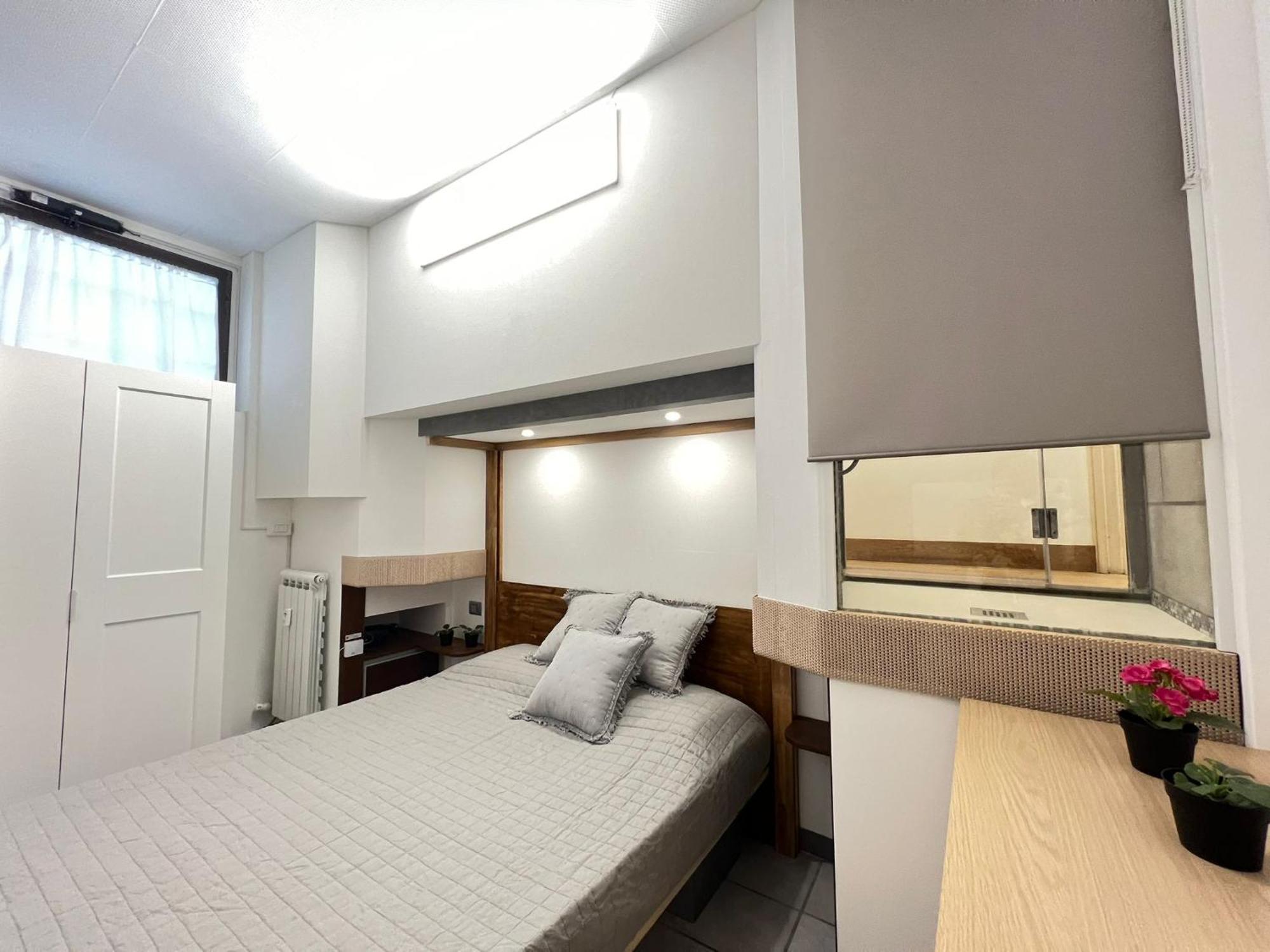 "R&P Apartment", Short Term Stay, Elegant Design, Bisceglie Metro Station, Easy For San Siro And Fiera Milano, Free Parking المظهر الخارجي الصورة